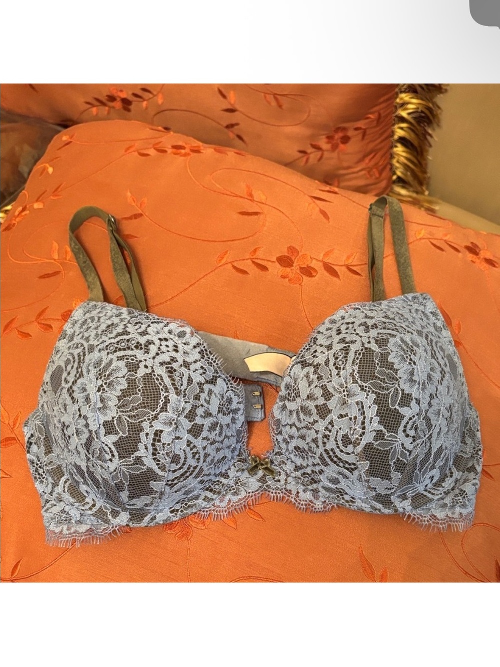 Victoria’s Secret dream angels push-up lace overlay underwire bra sz.32C